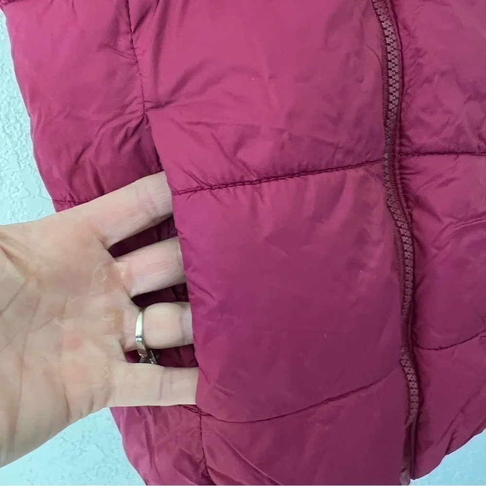 Old Navy Burgundy Sleeveless Puffer Vest, Zip Front, 2 Pockets, M (8)